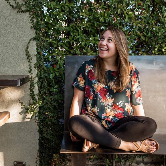 Meet your Posher, Alyssa - Picture 1 of 1